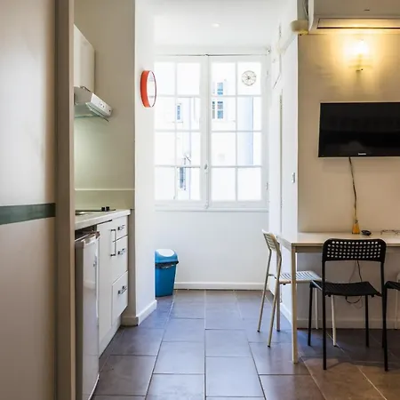 Bh - Opera3 - Studio Wifi Ac Apartment *